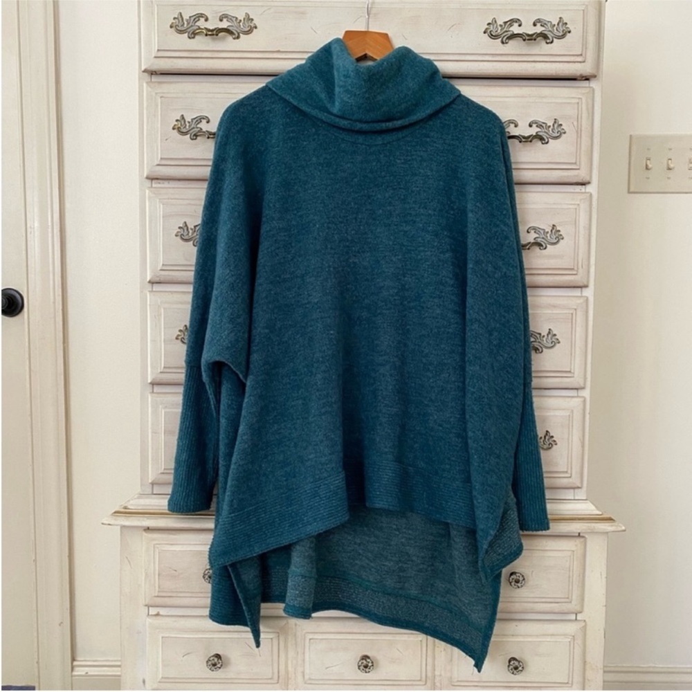 Vici Green Turtleneck Sweater - Picture 3 of 4